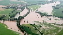Letecké snímky povodní. Zaplavená pole v okolí Nového Bydžova. Rok 2013