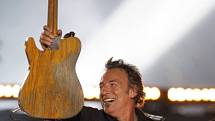 Hvězdou poločasového programu byl rocker Bruce Springsteen.