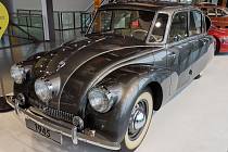 Tatra 87 je řazena k milníkům v automobilové historii