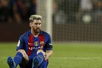 Hvězdu Barcelony Lionela Messiho čeká kvůli zranění pauza.