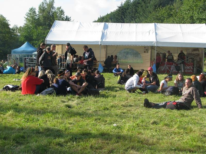 V Ostravici v sobotu v pravé poledne začal festival taneční hudby, ač pořadatel nedostal výjimku k rušení nočního klidu. Akce ale v sobotu proběhla poklidně.