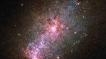 Hubbleův teleskop objevuje galaxie díky záři jejich hvězd, nyní se však daří najít i ty, jejichž svítivost je skryta