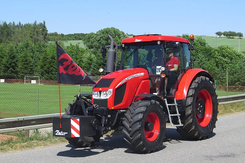 Traktory Zetor patří neodmyslitelně k novodobé historii našeho zemědělství. Snímek je ze srazu Zetorů v Přibyslavicích na Třebíčsku.