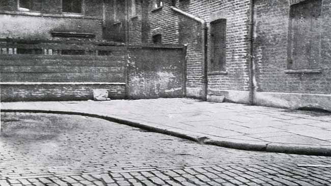 Náměstí Mitre Square. Právě v tomto místě bylo nalezeno tělo Catherine Eddowesové.