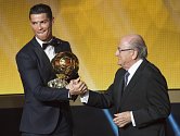 Cristiano Ronaldo potřetí ovládl anketu Zlatý míč