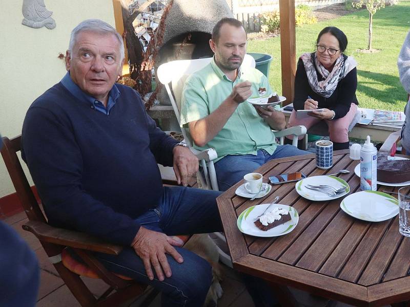 Vratislav Kulhánek navštívil rodinu předplatitele Deníku v Nových Hodějovicích