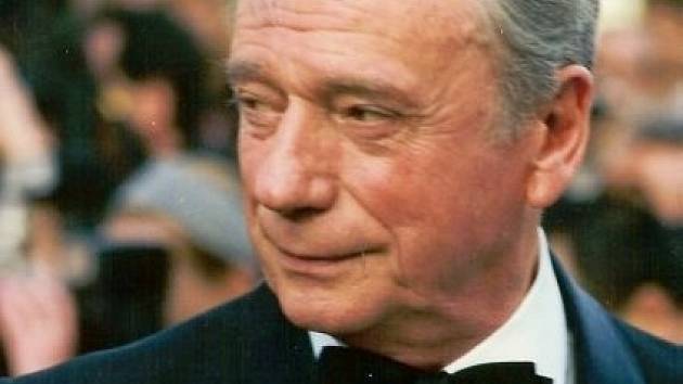 Před sto lety se narodil zpěvák, herec i šarmer Yves Montand - Deník.cz