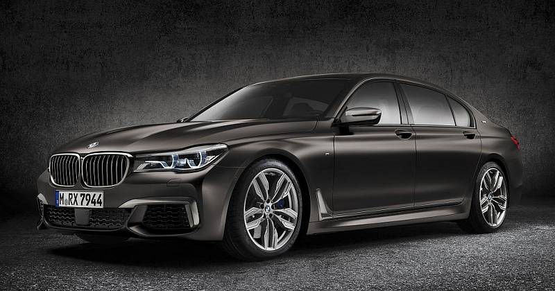 BMW M760Li xDrive.