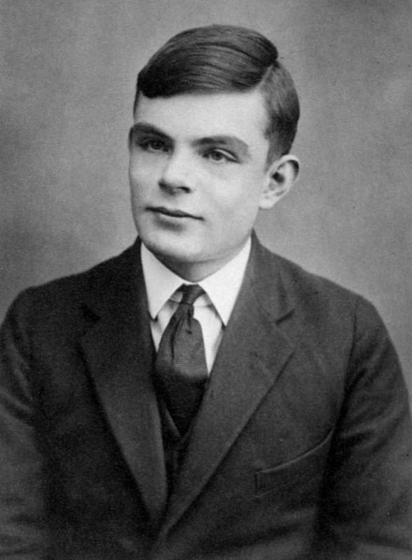 Alan Turing přibližně v roce 1927