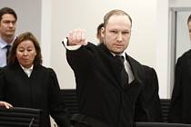 Atentátník Breivik před soudem