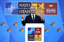 Generální tajemník NATO Jens Stoltenberg na tiskové konferenci po skončení aliančního summitu v Madridu, 30. června 2022
