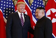 Donald Trump a Kim Čong-un na summitu ve vietnamské Hanoji