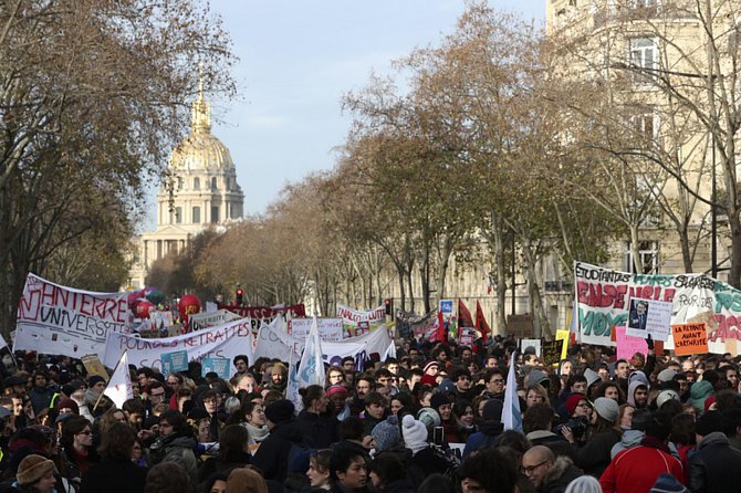 Demonstrace proti vládní reformě důchodů na snímku z 10. prosince 2019