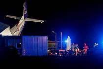Při havárii letadla na letišti Chrcynno poblíž Varšavy zemřelo nejméně pět lidí.