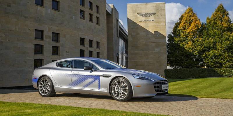 Nový vůz pro agenta 007. Elektromobil Aston Martin Rapide E