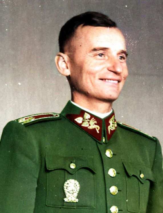 Slovenský generál Ján Golian (1906-1945), organizátor a hlavní představitel Slovenského národního povstání, na portrétním snímku