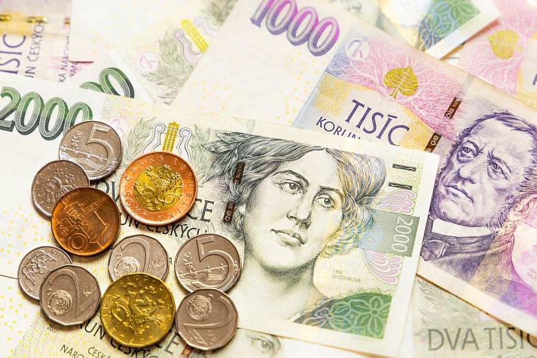 Hodnota českého oběživa, tedy bankovek a mincí, od vzniku koruny na začátku roku 1993 vzrostla z původních zhruba 40 miliard na současných 700 miliard