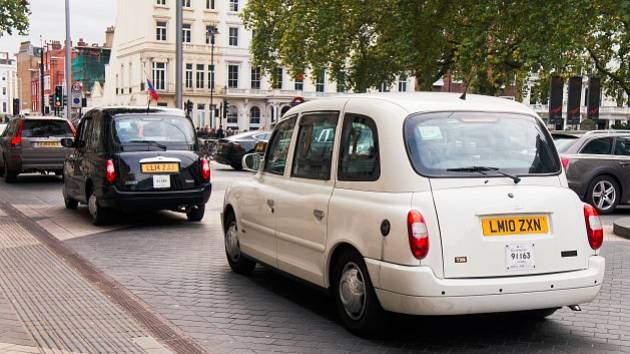 taxi v Londýně