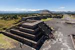 Starodávné město Teotihuacán v dnešním Mexiku láká množství turistů. Podle Světového památkového fondu však ruku v ruce s turismem nejsou v ruce dostatečné příjmy na adekvátní péči o místo. Teotihuacán je proto na seznamu ohrožených památek.