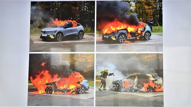 Renault testuje uhašení elektromobilu po zapálení jeho interiéru