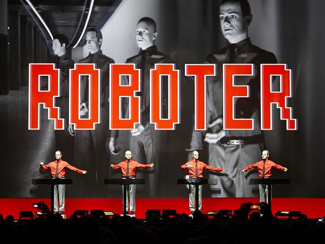 Legenda elektronické hudby, skupina Kraftwerk, zahraje 3. prosince v pražském Foru Karlín.