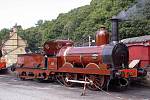Lokomotiva značky Sharp Stewart společnosti Furness Railway ze 60. let 19. století. Podobné stroje projížděly i vesnicí Lindal-in-Furness a lokomotiva stejné značky (ovšem jiný typ) se nyní nachází pohřbena pod lindalskou tratí.