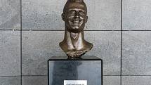Busta Cristiana Ronalda na letišti na portugalském ostrově Madeira