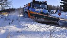 Dopravu v Česku komplikuje sníh i silný vítr
