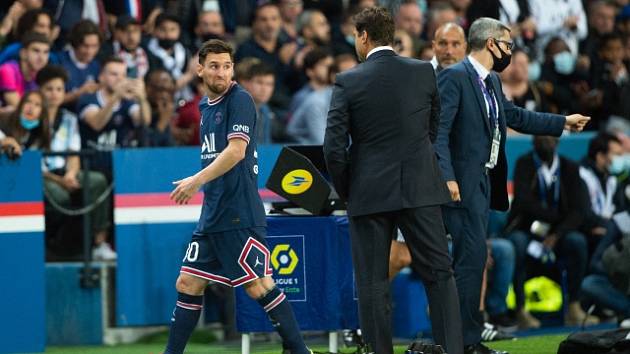 Lionela Messiho naháněl při bitvě v Marseille vášnivý vanoušek. 