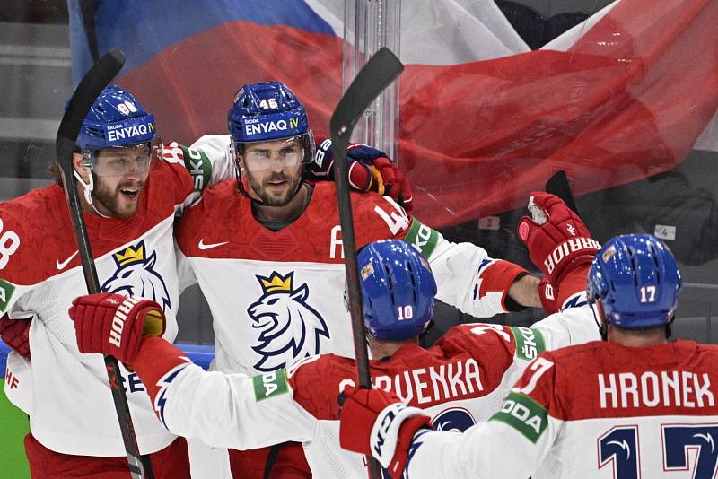 Čeští hokejisté se utkali v semifinále MS s Kanadou.