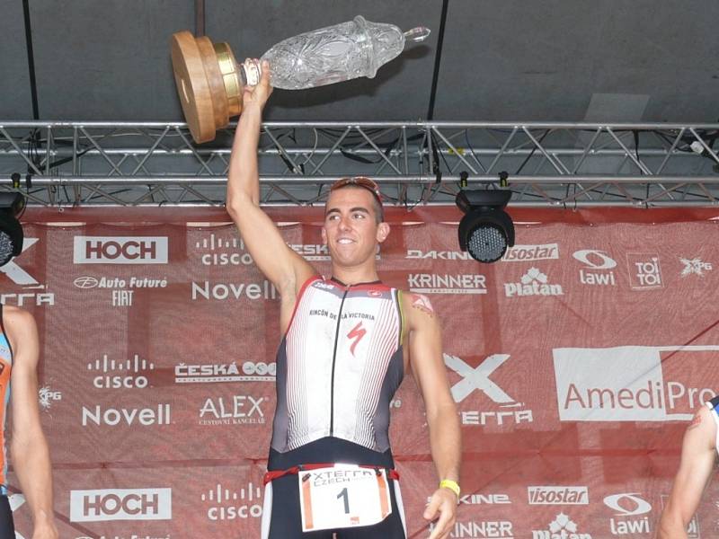 Španělský favorit Ruben Ruzafa ovládl v Prachaticích závod v terénním triatlonu s názvem AMEDIPRO XTERRA Czech.