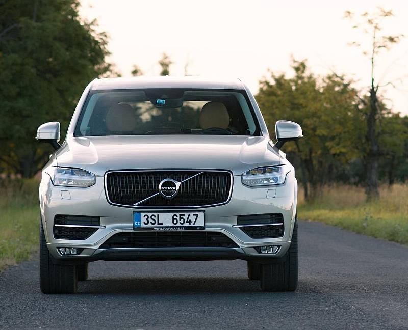 Volvo XC90.