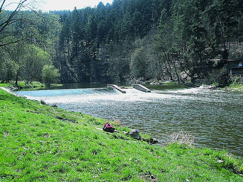 Horní úsek Kamenice je od Josefova dolu nejnáročnější sjízdnou částí řeky. I pro zkušené vodáky může být extrémní kvůli zatarasenému řečišti a prudkému spádu.