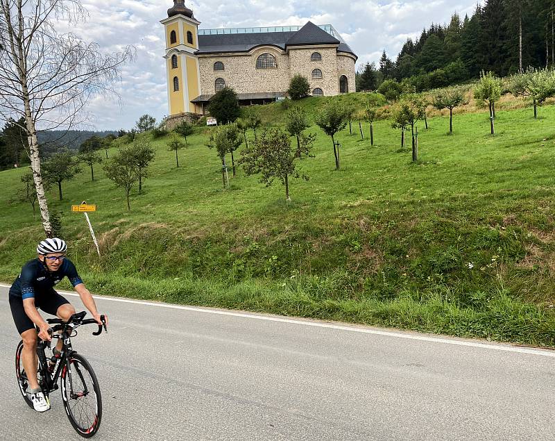 Nejdelší ultracyklistický závod v Evropě: Race around Czechia & Slovakia (RACAS). Daniel Polman z Nové Paky.
