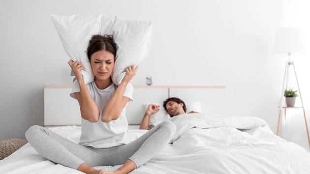 Pro dobrý spánek je třeba odstranit z ložnice rušivé vlivy