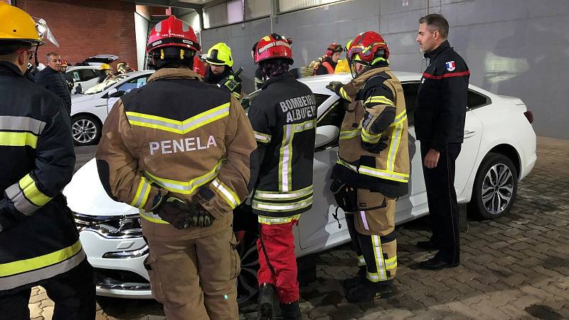 Renault pravidelně pořádá školení pro záchranáře