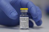 Vakcína proti covidu-19 od americké společnosti Novavax (na snímku z 7. října 2020).