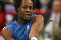 Francouz Gael Monfils si v prvním utkání finále Davisova poháru poradil se Srbem Jankem Tipsarevičem 3:0.