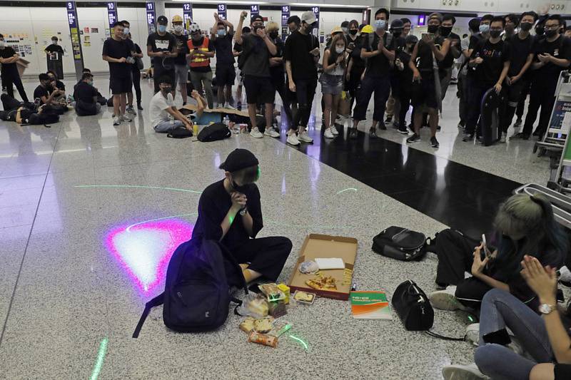 Protest na letišti v Hongkongu