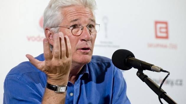 Americký herec Richard Gere vystoupil 4. července 2015 na tiskové konferenci v dějišti 50. ročníku Mezinárodního filmového festivalu Karlovy Vary.