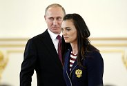 Tyčkařka Jelena Isinbajevová s ruským prezidentem Vladimirem Putinem