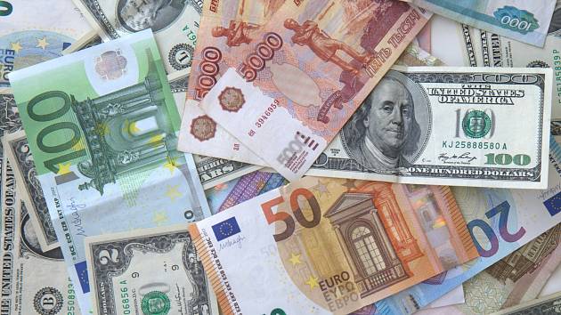 Drachma, peso, kuna, euro. Víte, čím se kde platí?