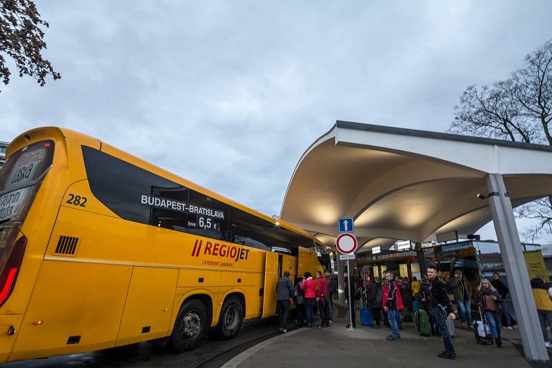 Autobus společnosti RegioJet.