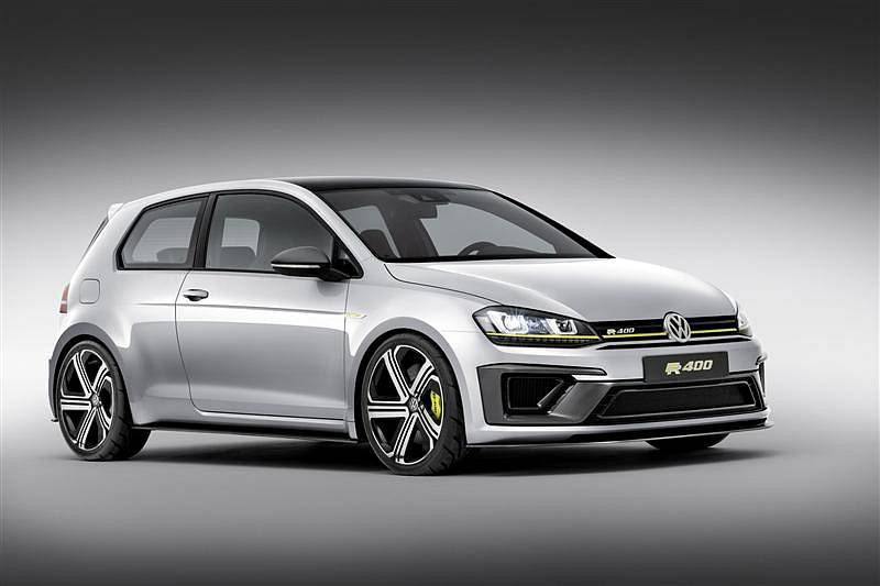 V roce 2014 Volkswagen na autosalonu v Pekingu demonstroval, kam až je schopen zajít s oblíbeným modelem Golf. Koncept dostal označení Golf R400 Concept a v podstatě se jednalo o hotové auto, u kterého bylo otázkou naladit motor podle legislativy.