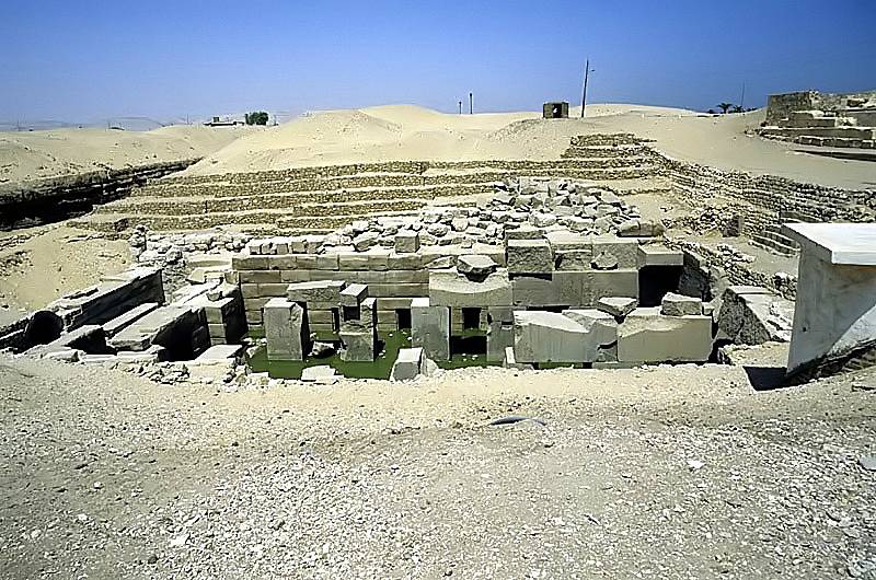 Egyptské naleziště Abydos bylo ve starověku významným místem. Přesto tuto lokalitu turisté obcházejí. Světový památkový fond ji zařadil na seznam nejohroženějších památek světa.