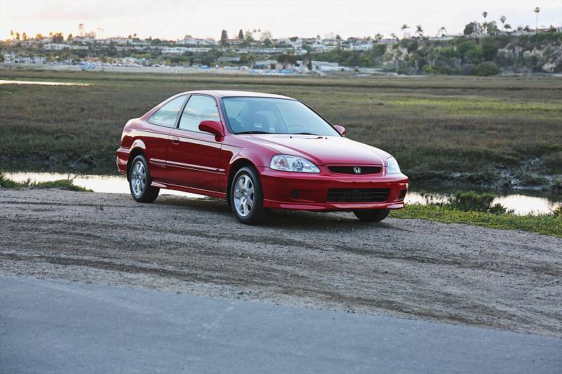 Honda Civic Si s nájezdem 16 800 kilometrů.