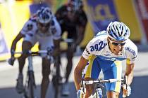 Cyril Dessel sprintuje do cíle 16. etapy Tour de France.