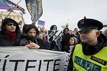 Protestní shromáždění Solidarita bez hranic: Akční den proti pevnosti Evropa se uskutečnilo 6. února na Malostranském náměstí v Praze.