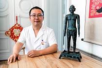 Doktoři a pacienti jsou spojenci, v jednom týmu bojují proti společnému nepříteli – nemoci, říká Guan Xin.