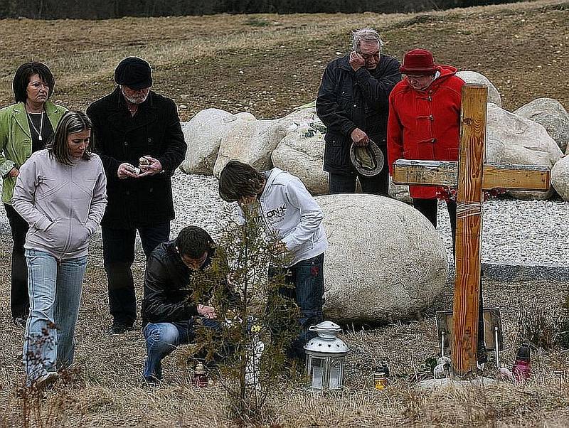 Pozůstali uctili památku obětí